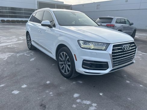 Used 2017 Audi Q7 3.0T Premium Plus w/ Premium Plus Package image 3