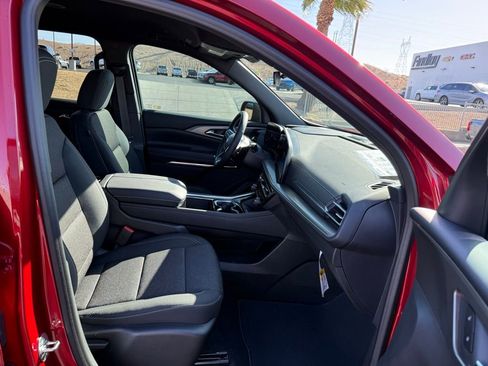 New 2026 Chevrolet Traverse LT image 13