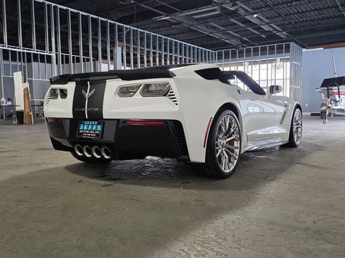 Used 2019 Chevrolet Corvette Z06 image 4