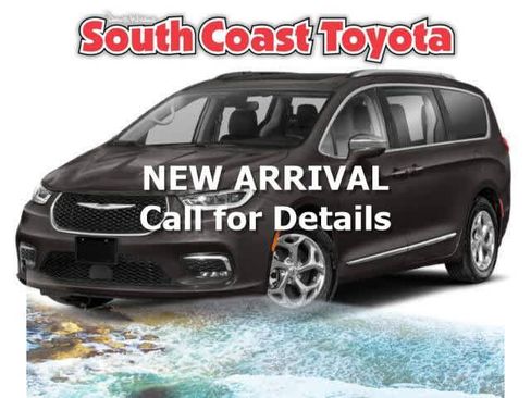 Used 2022 Chrysler Pacifica Touring-L w/ Uconnect Theater Family Group FWD image 1