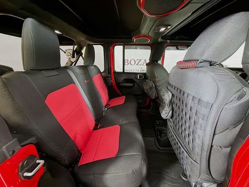 Used 2018 Jeep Wrangler Unlimited Sport S image 32