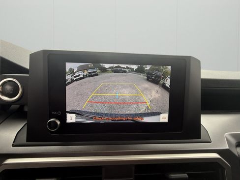 Used 2025 Toyota 4Runner SR5 AWD/4WD image 17