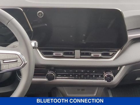 New 2026 Chevrolet Equinox LT w/ Convenience Package II AWD/4WD image 16