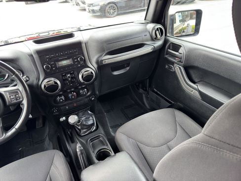 Used 2017 Jeep Wrangler Unlimited Sport w/ Quick Order Package 23S AWD/4WD image 27