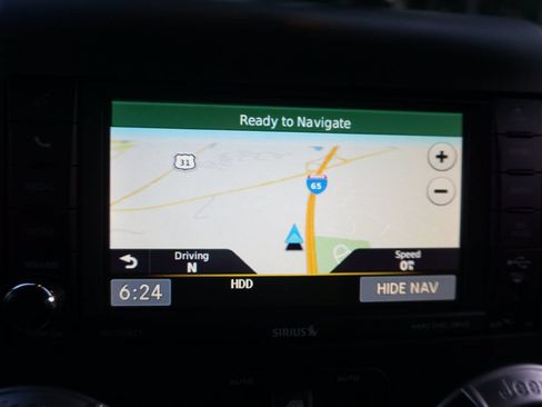 Used 2016 Jeep Wrangler Unlimited Rubicon w/ Connectivity Group AWD/4WD image 9