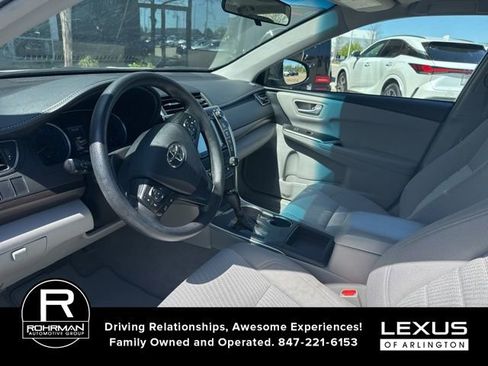 Used 2017 Toyota Camry XLE FWD image 7