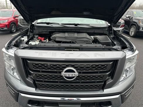 Used 2024 Nissan Titan SV image 10