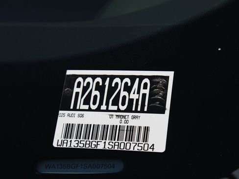Certified 2025 Audi SQ6 e-tron Prestige AWD/4WD image 33