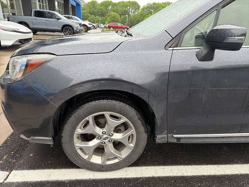 Used 2018 Subaru Forester 2.5i Touring AWD/4WD image 12