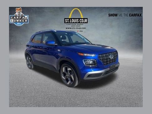 Used 2025 Hyundai Venue SEL image 1