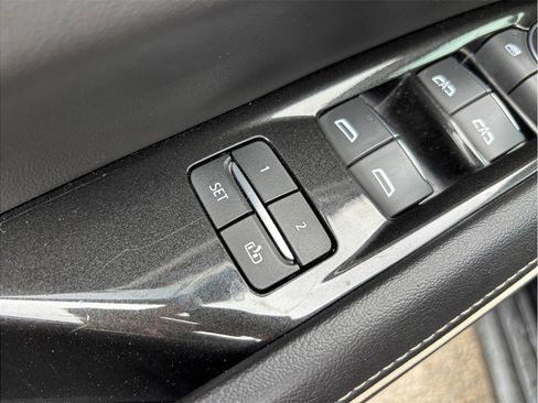 Used 2023 Cadillac Escalade ESV Premium Luxury RWD image 27