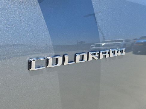 Used 2024 Chevrolet Colorado LT RWD image 31