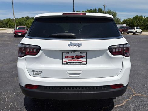 Used 2025 Jeep Compass Sport AWD/4WD image 7