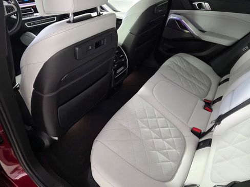 Used 2023 BMW X6 xDrive40i w/ Executive Package image 15