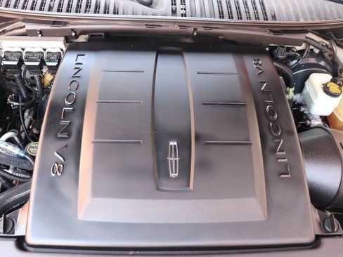 Used 2006 Lincoln Navigator Luxury RWD image 12