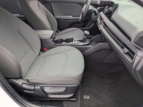 Used 2025 Kia K4 LXS image 28
