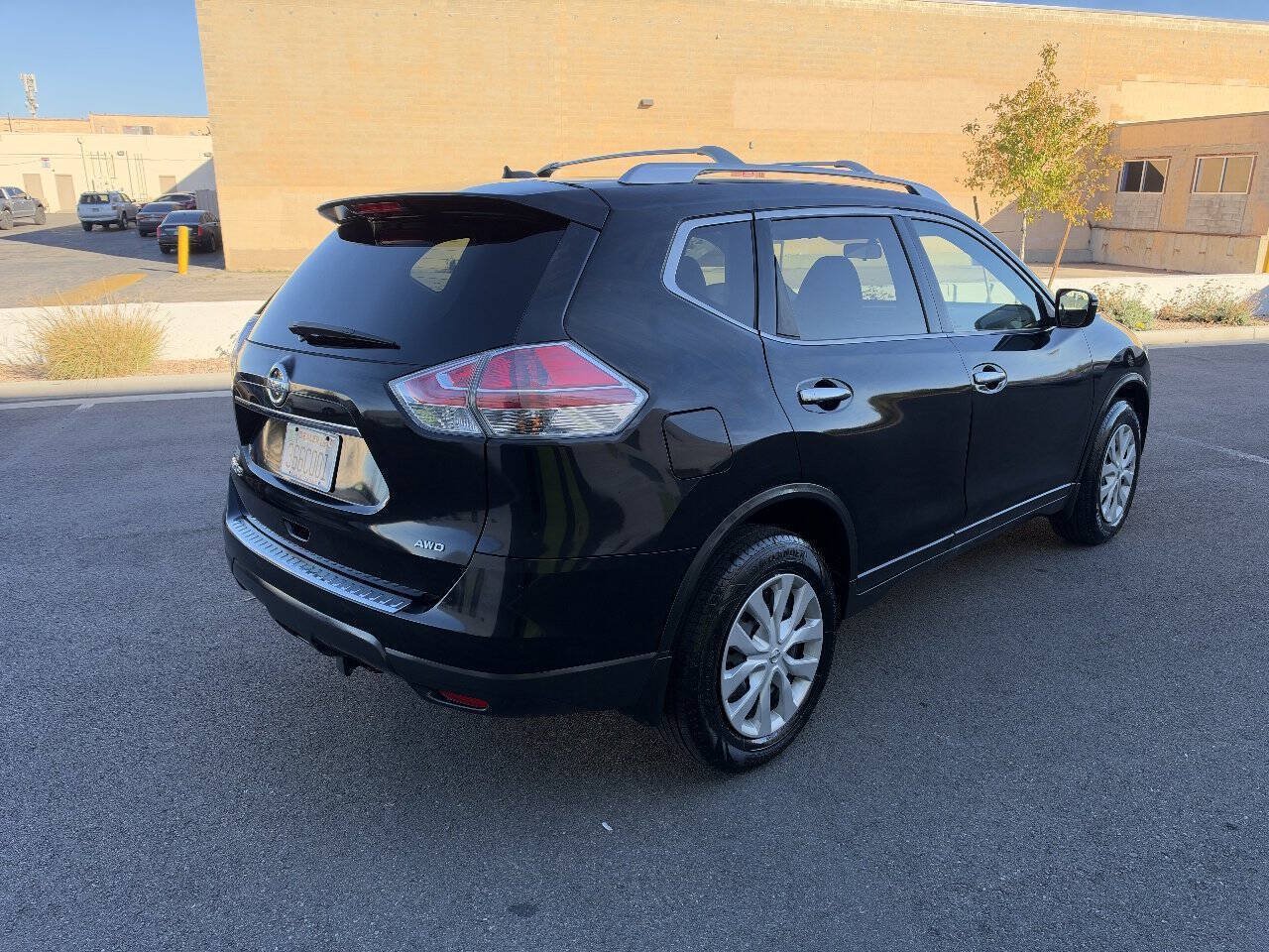 Used 2016 Nissan Rogue S w/ Appearance Package AWD/4WD image 5