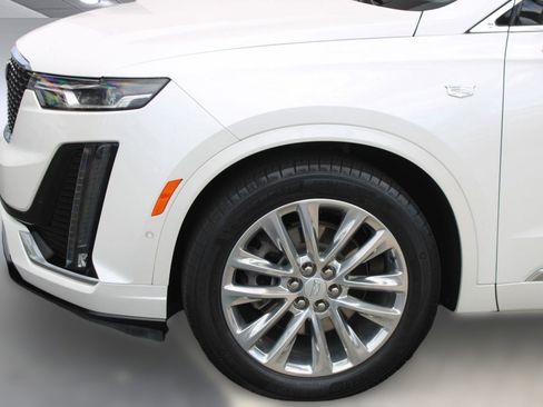 Used 2022 Cadillac XT6 Premium Luxury w/ Technology Package image 21