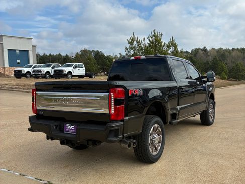 New 2025 Ford F350 King Ranch w/ FX4 Off-Road Package image 28