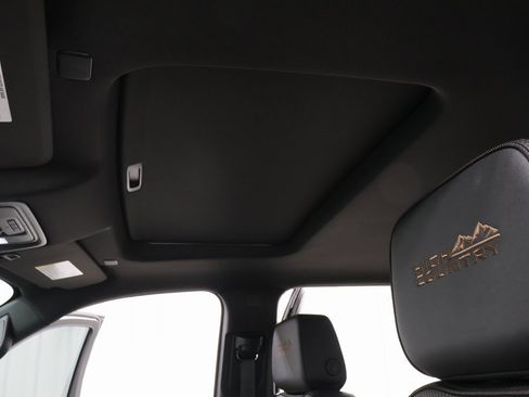 Used 2024 Chevrolet Silverado 2500 High Country w/ High Country Premium Package image 9