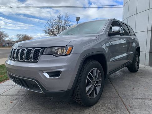 Used 2021 Jeep Grand Cherokee Limited w/ Sun & Sound Group AWD/4WD image 3