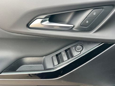 New 2026 Chevrolet Equinox LT w/ Convenience Package II image 8