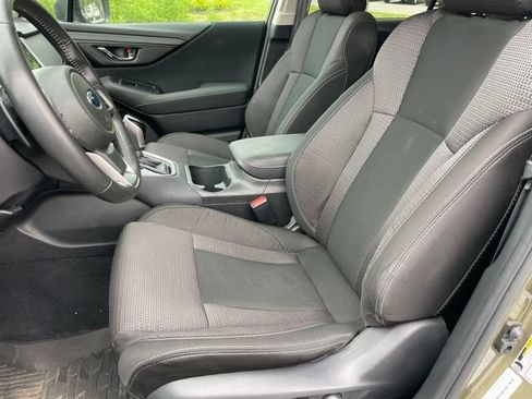 Used 2025 Subaru Outback Premium AWD/4WD image 6