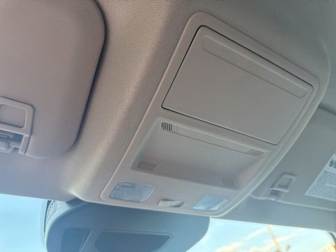 Used 2020 Ford Escape SE image 15