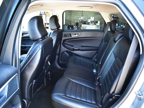 Used 2024 Ford Edge SEL w/ Convenience Package AWD/4WD image 6