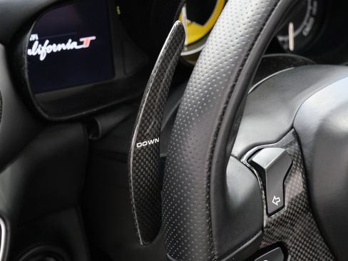 Used 2015 Ferrari California T RWD image 36