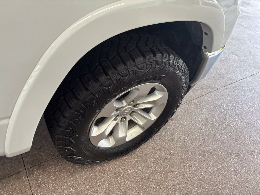 Used 2022 RAM 1500 Laramie w/ Off Road Group AWD/4WD image 37