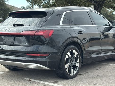Used 2021 Audi e-tron Premium Plus w/ Premium Plus Package image 7