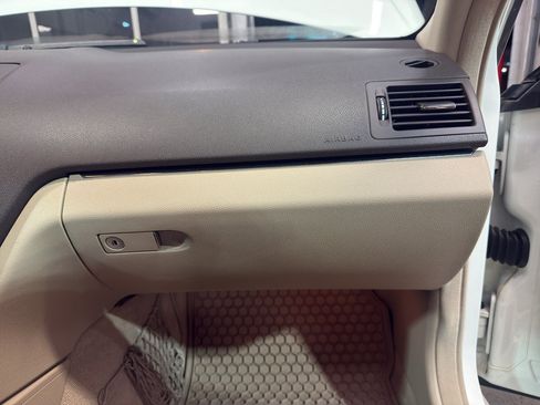 Used 2011 Mercedes-Benz C 300 4MATIC Sedan image 25