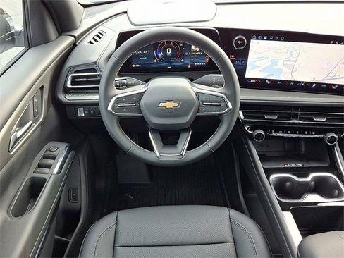 New 2026 Chevrolet Traverse LT w/ Sun and Wheel Package image 9