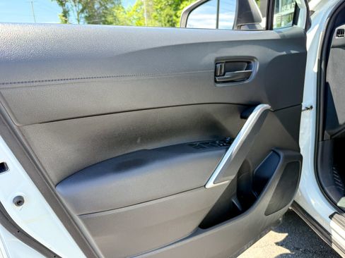 Used 2023 Toyota Corolla Cross AWD Hybrid w/ Moonroof Package image 16
