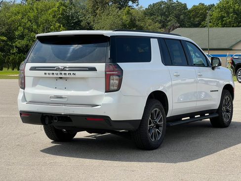 Used 2024 Chevrolet Suburban Z71 w/ Off-Road Capability Package AWD/4WD image 17