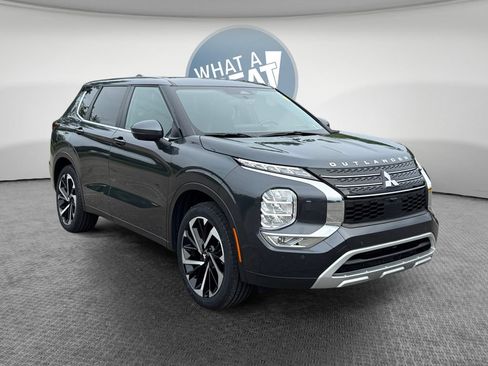 Used 2024 Mitsubishi Outlander SE AWD/4WD image 1