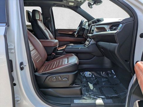 Used 2023 GMC Yukon XL Denali Ultimate AWD/4WD image 25