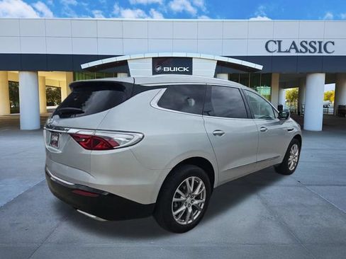 Used 2022 Buick Enclave Premium FWD image 8