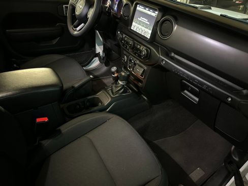 Used 2023 Jeep Wrangler Unlimited Sport AWD/4WD image 15