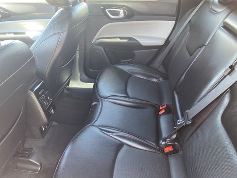 Used 2023 Jeep Compass Limited AWD/4WD image 16