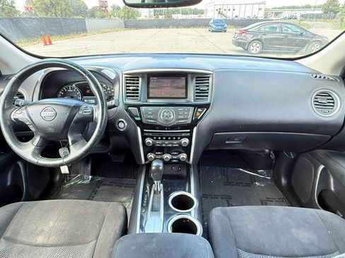 Used 2015 Nissan Pathfinder SV w/ Trailer Tow Package FWD image 3