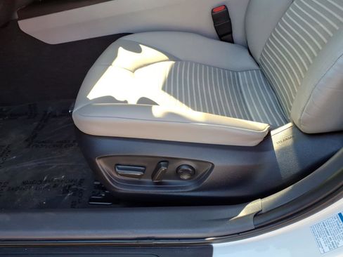 Certified 2023 Toyota Camry SE image 15