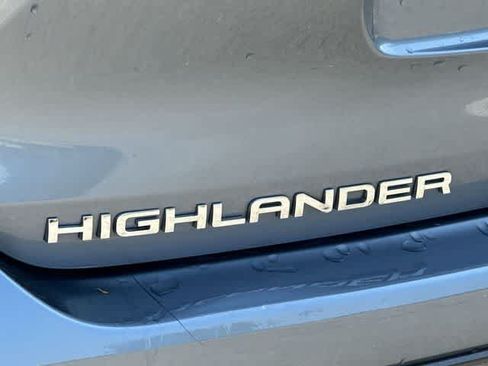 Used 2023 Toyota Highlander Limited AWD/4WD image 19