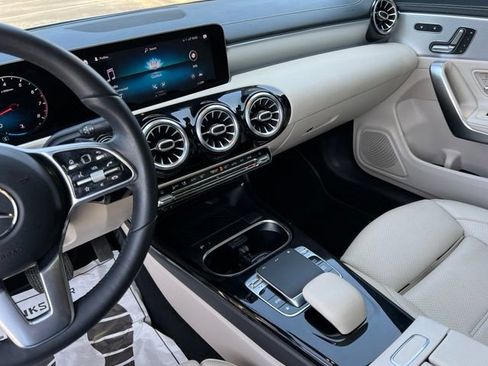 Used 2020 Mercedes-Benz CLA 250 image 37