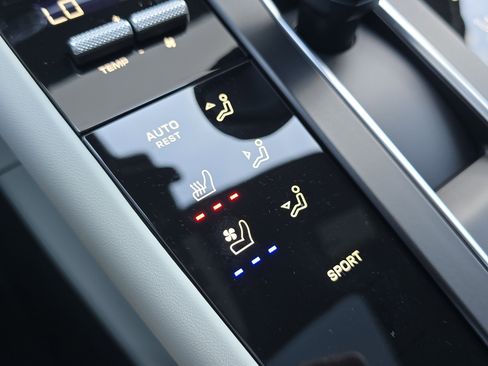 New 2026 Porsche Macan image 25