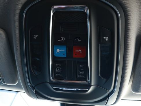 Used 2024 Jeep Grand Cherokee Laredo X w/ Trailer Tow Package image 21