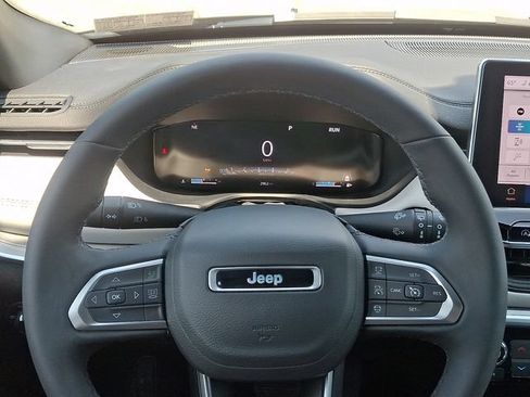 Certified 2025 Jeep Compass Limited w/ Elite Group AWD/4WD image 19