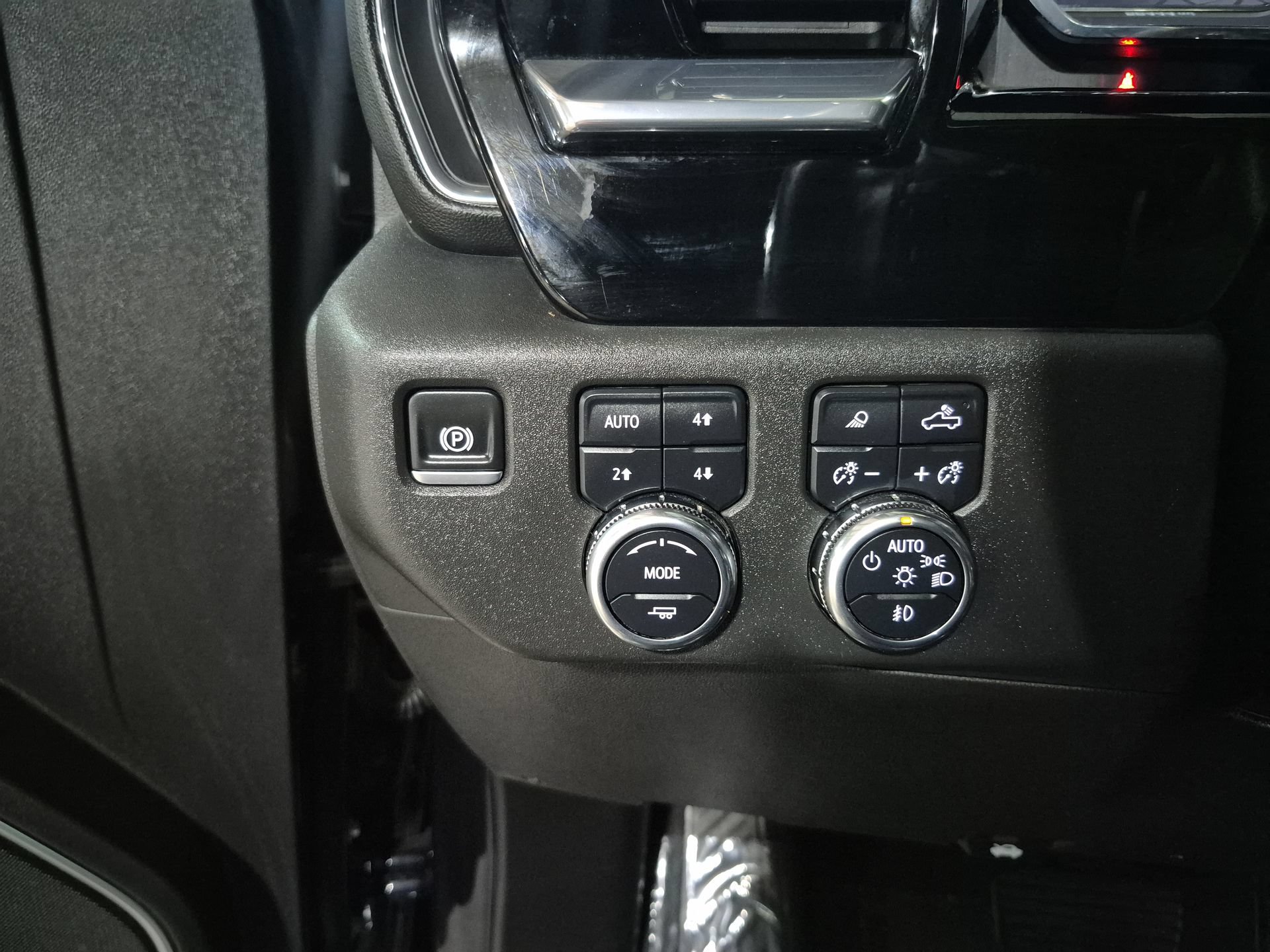 Used 2025 GMC Sierra 1500 SLT w/ SLT Premium Plus Package AWD/4WD image 19