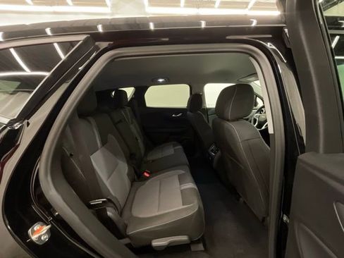 Used 2025 Chevrolet Blazer LT FWD image 25